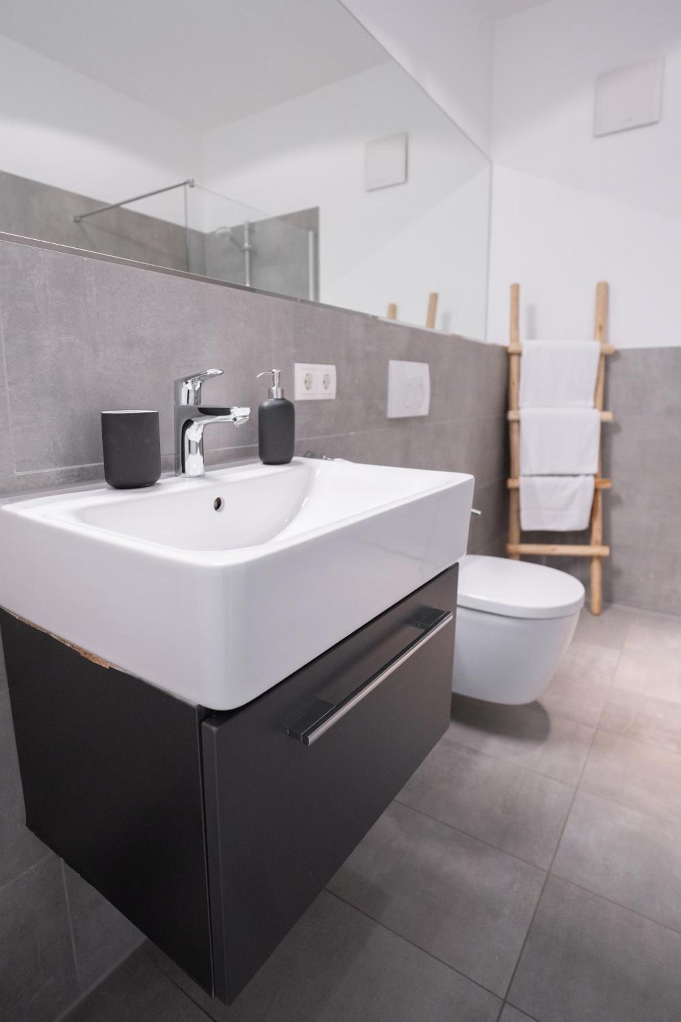 Prime Park Deluxe Apartment Aschaffenburg Buitenkant foto